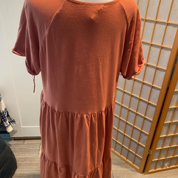 For The Republic Burnt Orange Scoop Neck ruffle hem flowy pullover Dress Size M - Picture 4 of 5